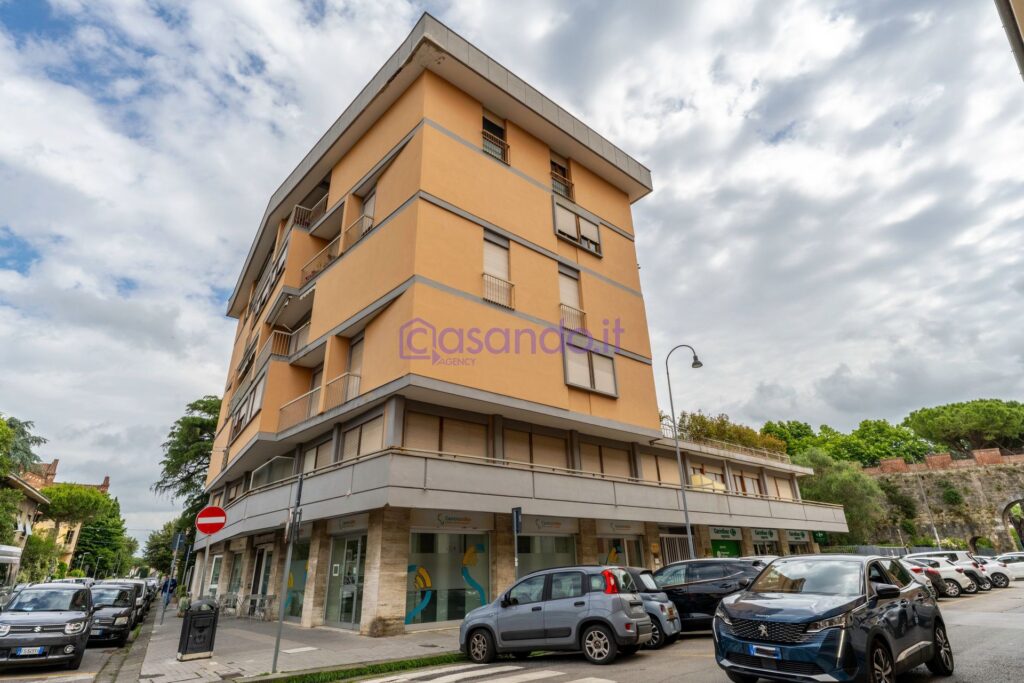 Ufficio in vendita a Pisa con terrazza