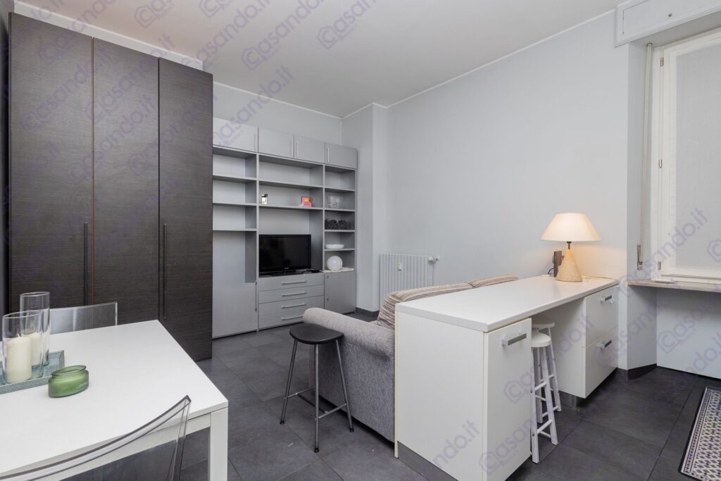 Apparatamento in vendita a Milano Ampio monolocale completamente ristrutturato