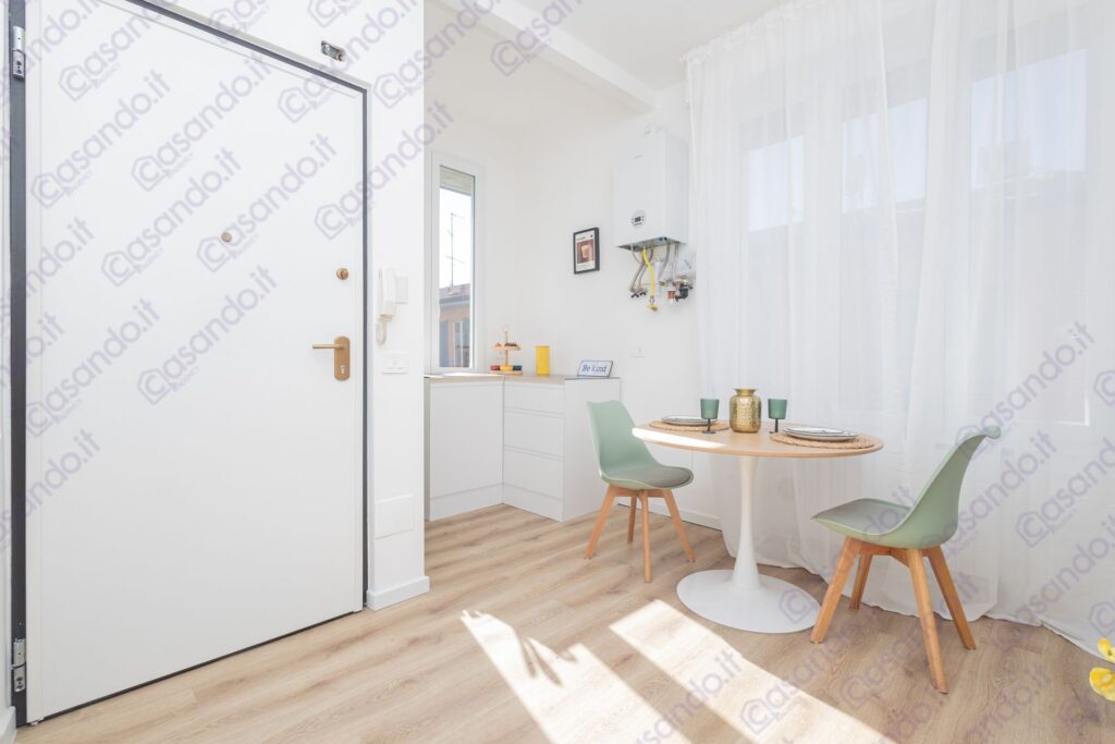 Appartamento in vendita a Milano Luminoso appartamento con tripla esposizione