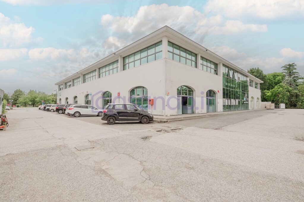 UFFICI DIREZIONALI in vendita a QUARTO D’ALTINO UFFICI PARZIALMENTE LOCATI CON OTTIMA RENDITA